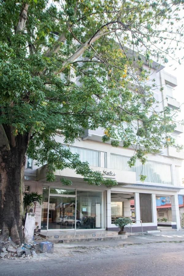Negrense Suites Bacolod Luaran gambar